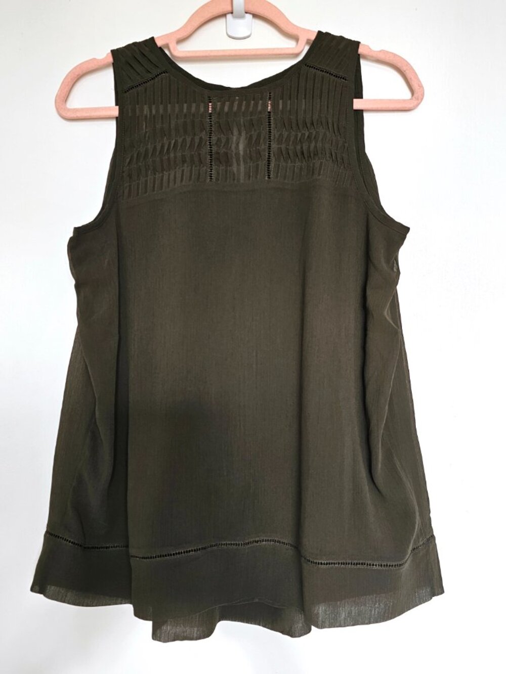 Banana Republic Ruched Pintuck Smocked Sleeveless Blouse Top S Olive Green